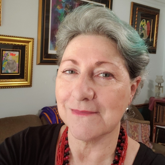 Meet your Posher, Teresa - Picture 2 of 2